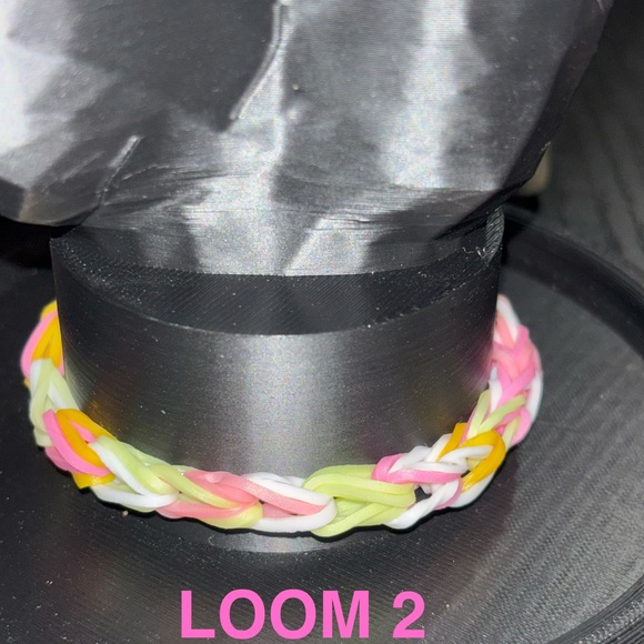 RHYAN’S RAINBOW LOOM JEWELRY CORNER Bracelets and Rings for ages 8 & above - Picture 6 of 7